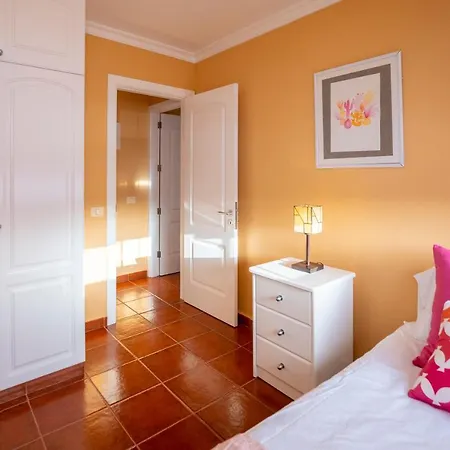 Inma Montana La Data Apartment *